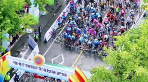 大兴安岭自行车赛开幕，塔河体育馆热闹非凡！