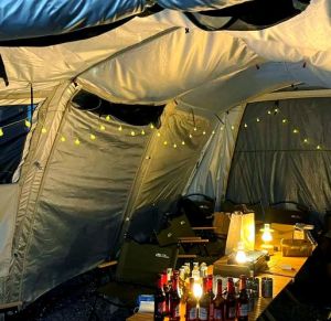 夜晚帐篷露营_夜宿帐篷，拥抱自然，安全舒适露营全攻略