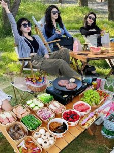 我和姐姐约好了去野外露营_雨后初晴去姥姥家，姐姐带我们玩生存挑战，骑车兜风超开心！