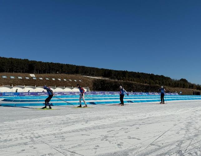 内蒙古青少年冬季两项滑雪训练营开营选拔后备人才