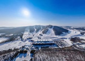 长春室内滑雪场夏天火爆，全年畅滑，冰雪经济新亮点！
