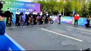 省运会田径赛接近尾声，哈尔滨队强势夺金，齐齐哈尔队险胜，佳木斯兄弟双冠